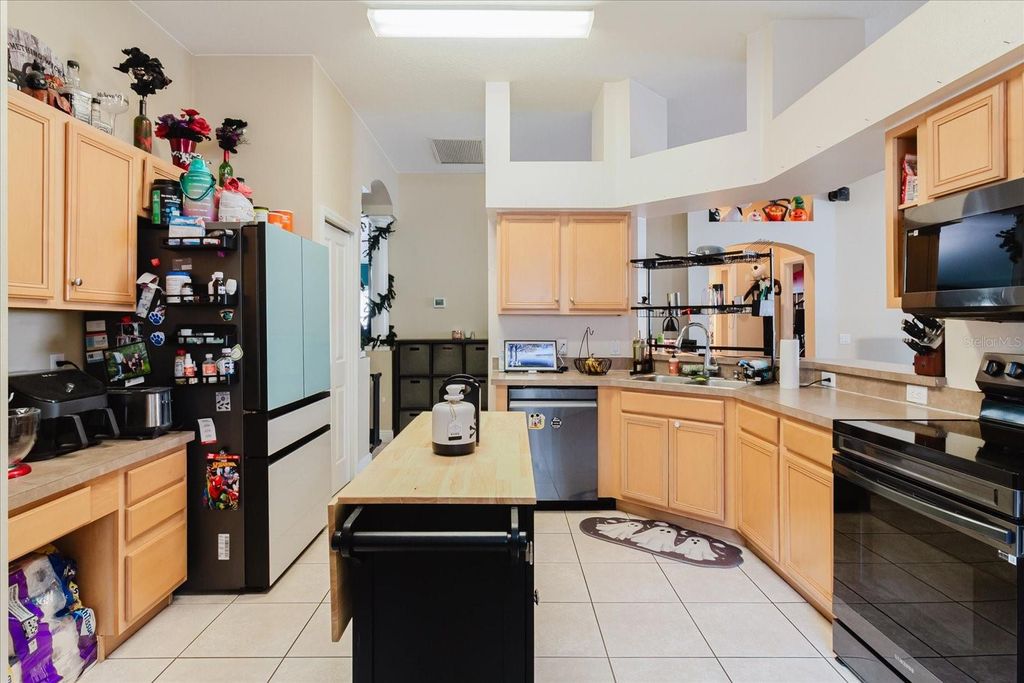 Photo of 9817 White Barn Way, Riverview, FL 33569 (MLS # TB8505559)