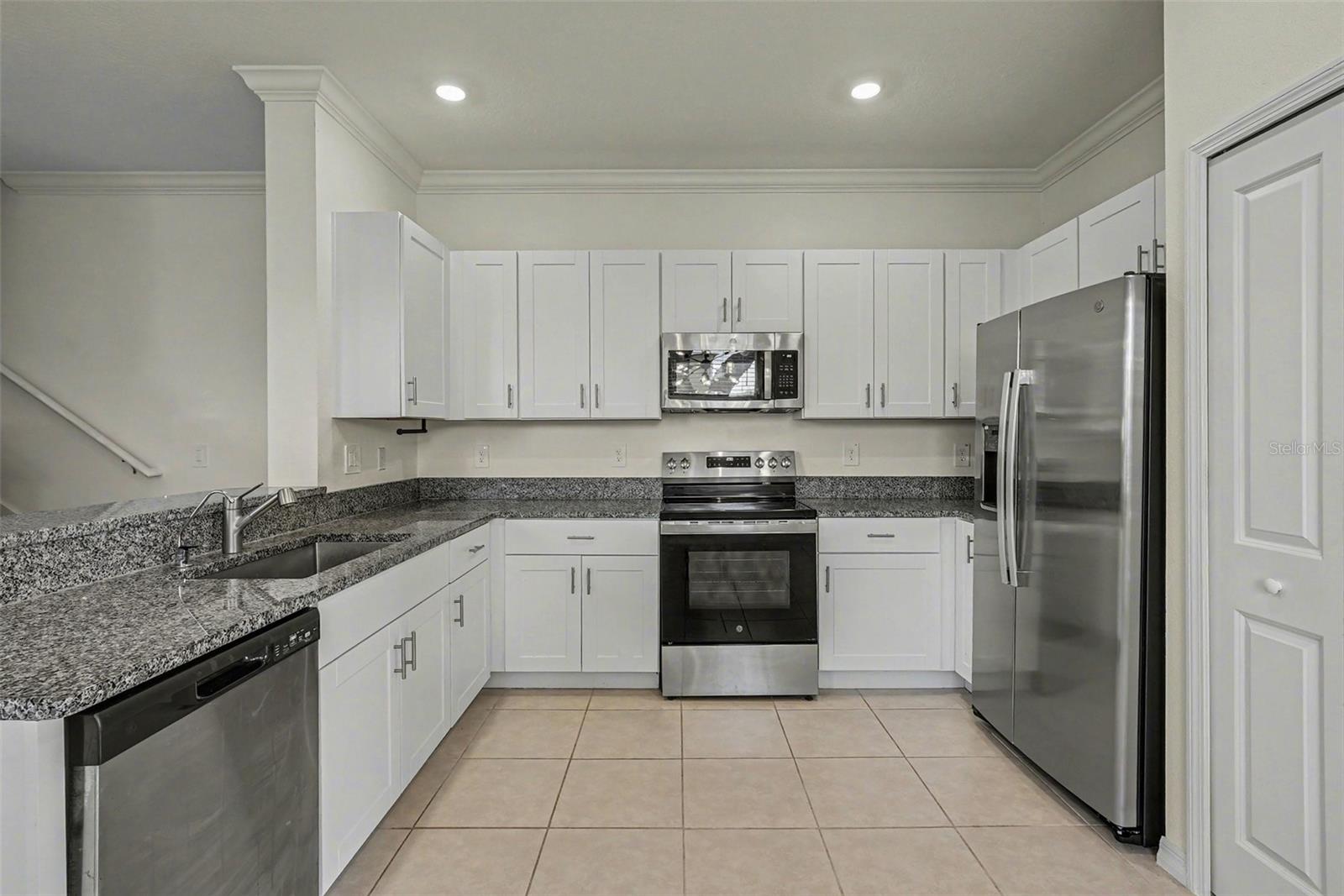 ABBOTT SQUARE - Residential