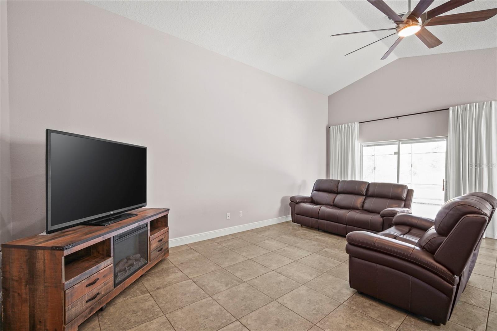 ROCKET CITYA - Residential