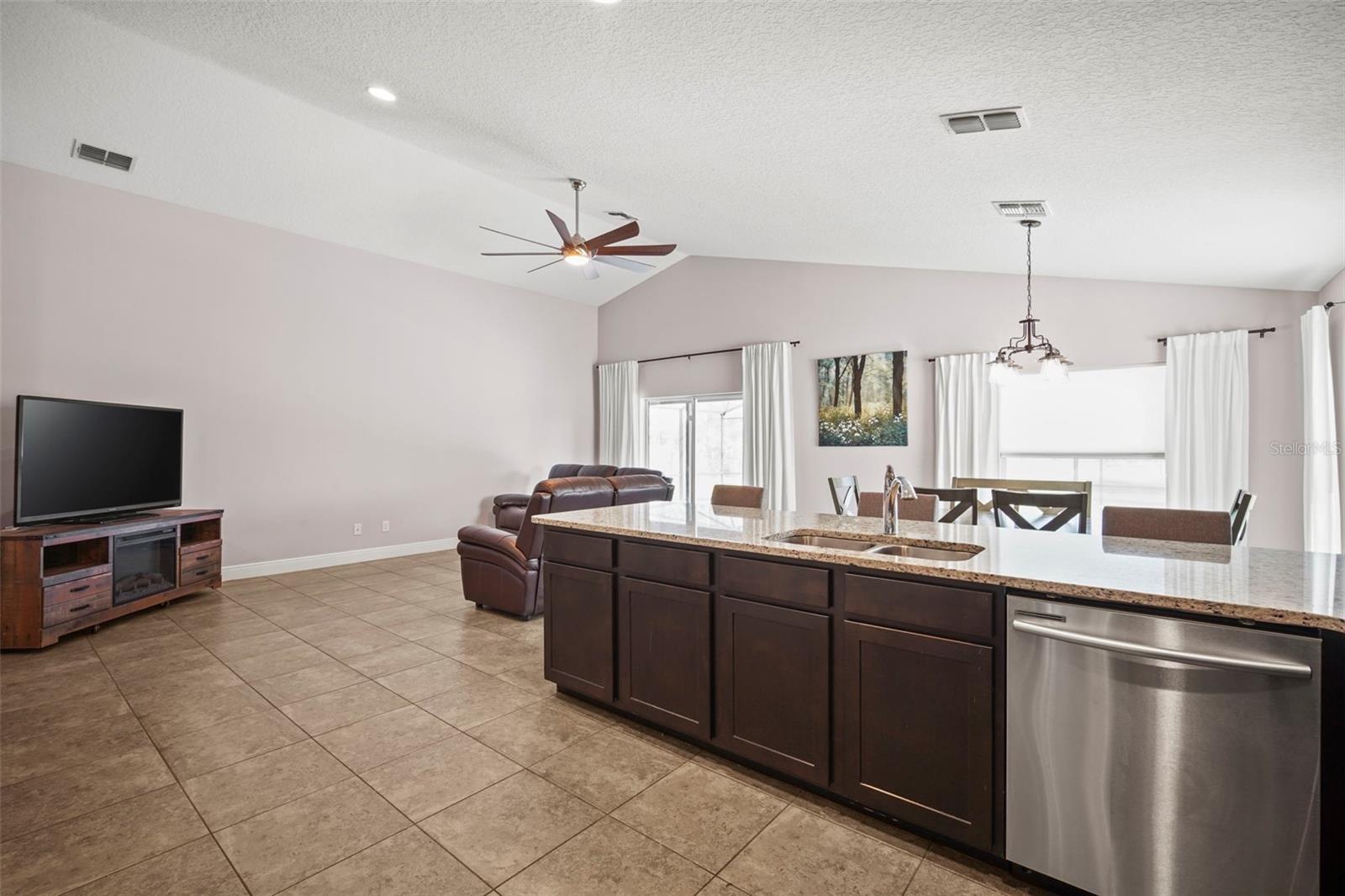 ROCKET CITYA - Residential