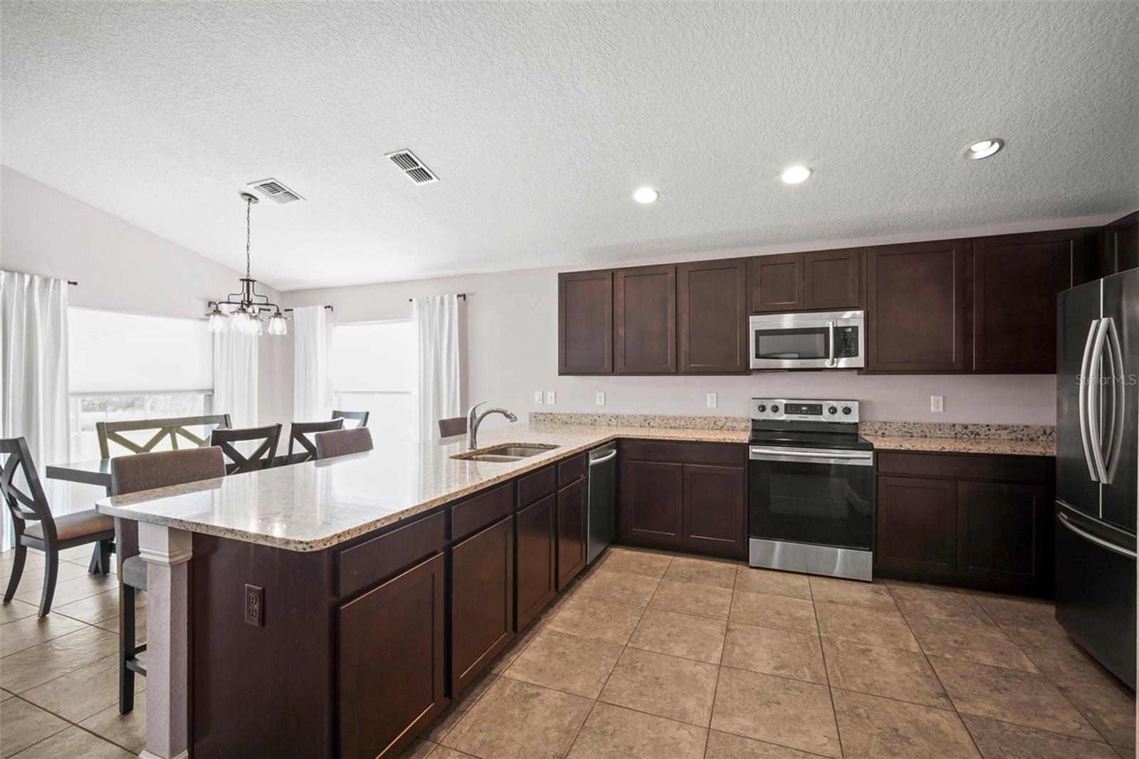 ROCKET CITYA - Residential