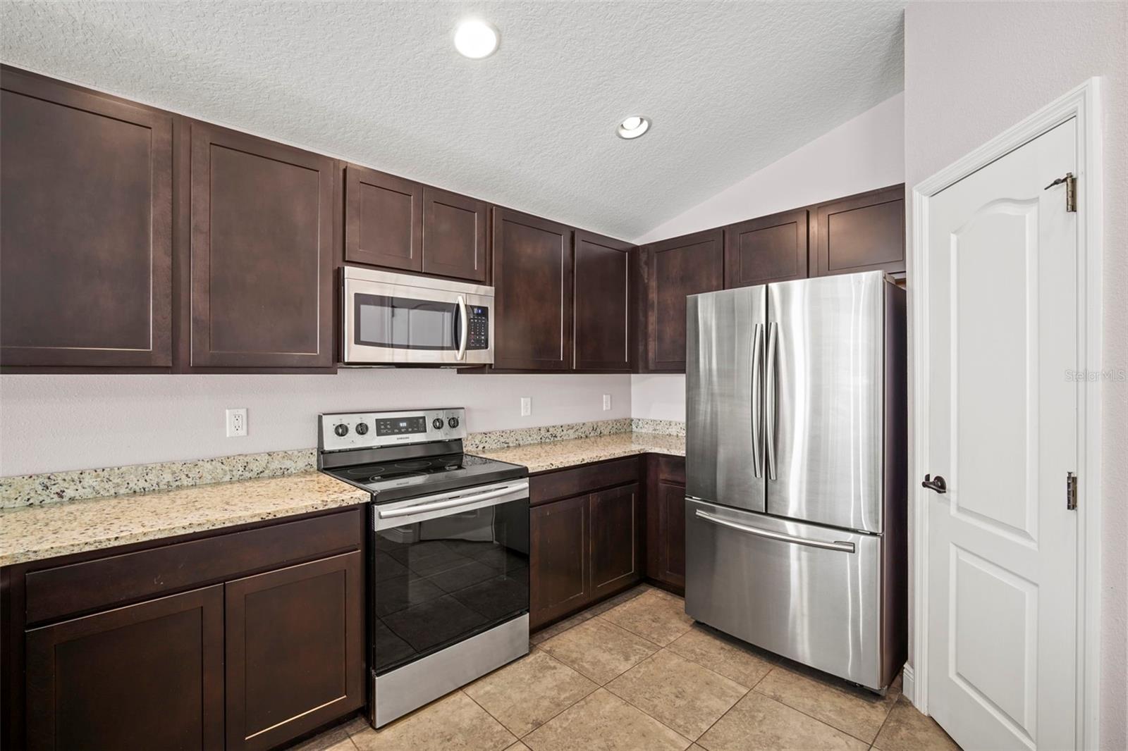 ROCKET CITYA - Residential