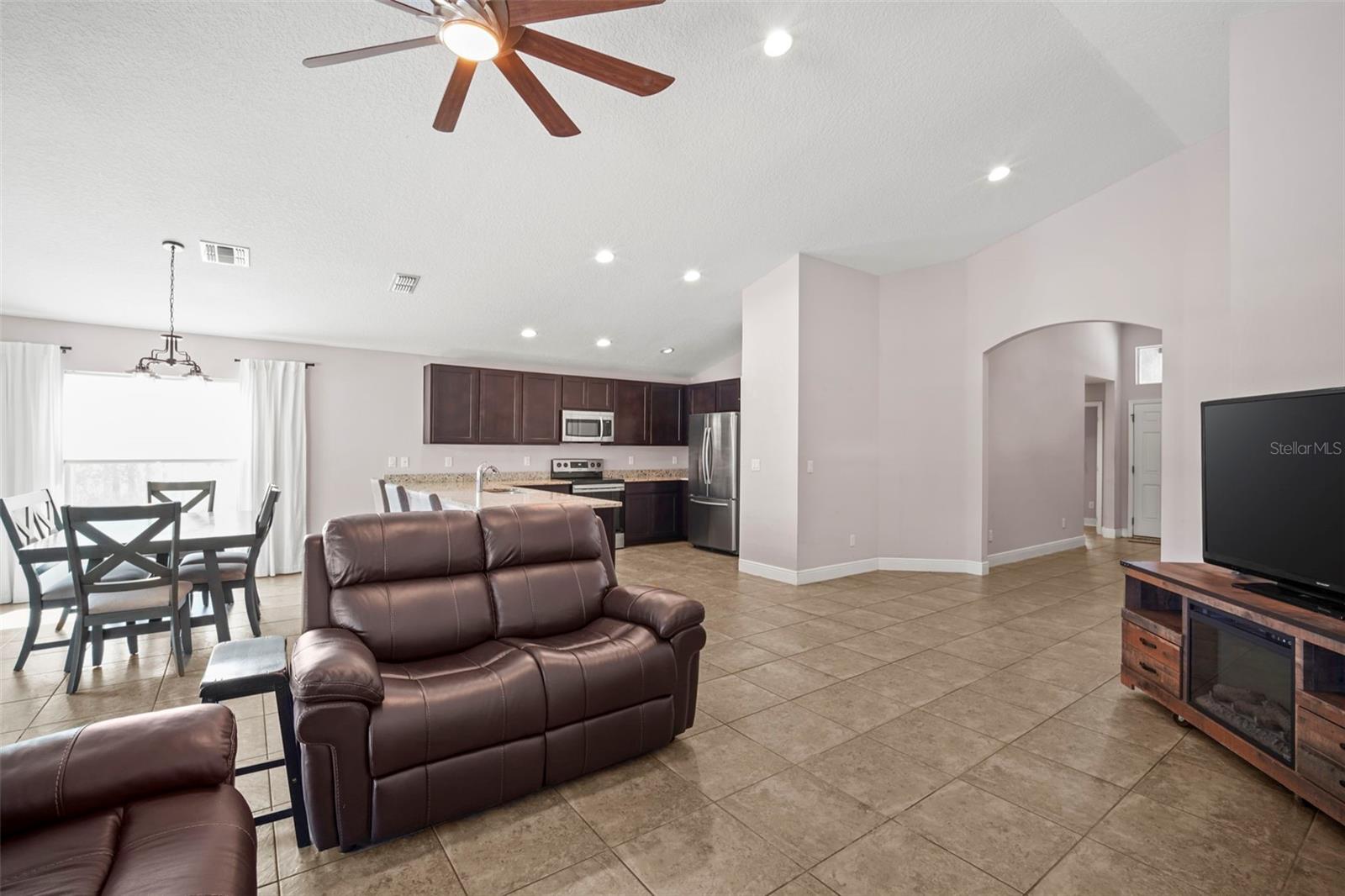 ROCKET CITYA - Residential