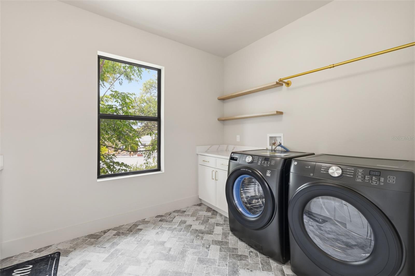 RIDGEWOOD PARK - Residential