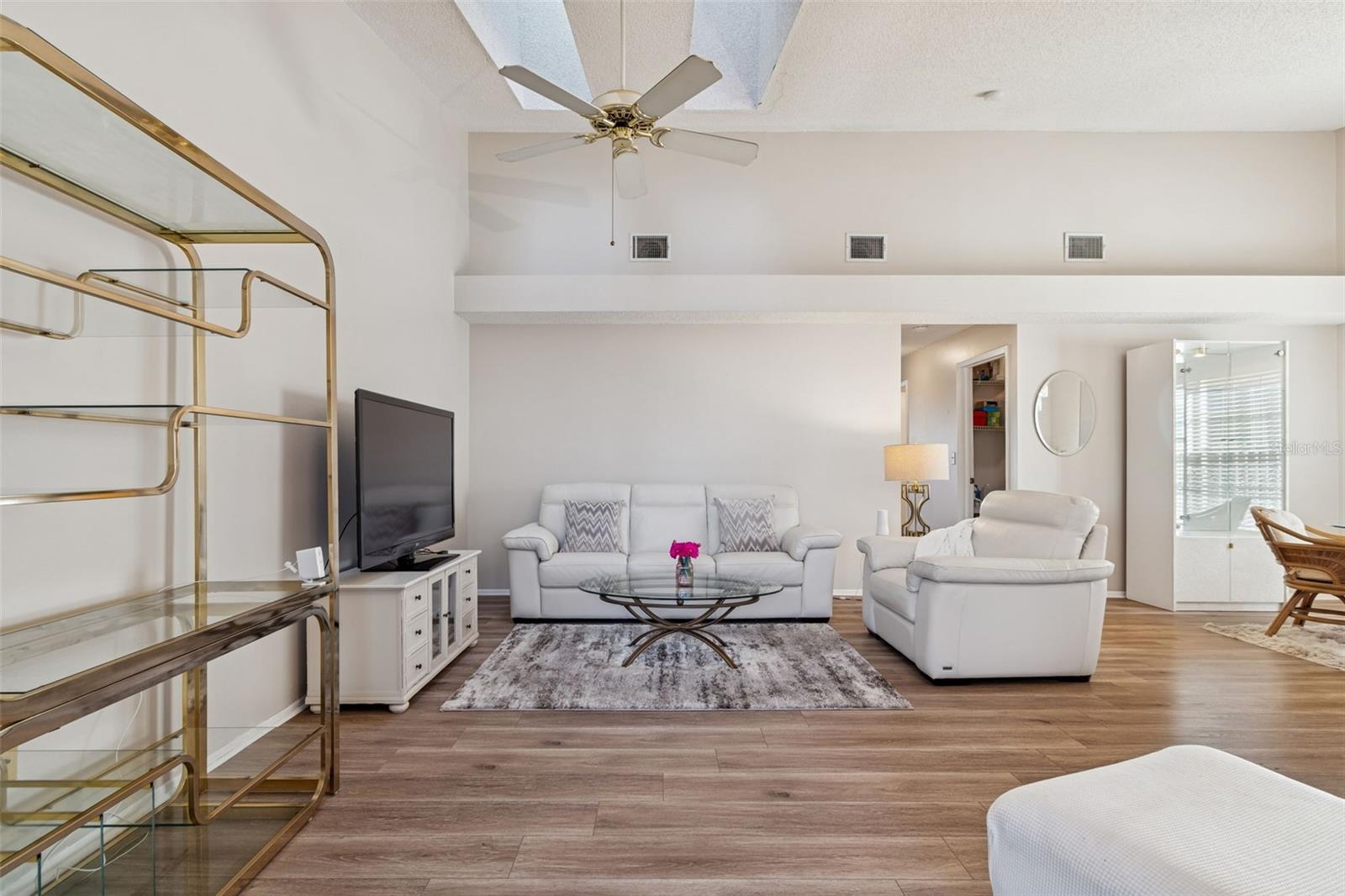 BELLE OAK VILLAS - Residential