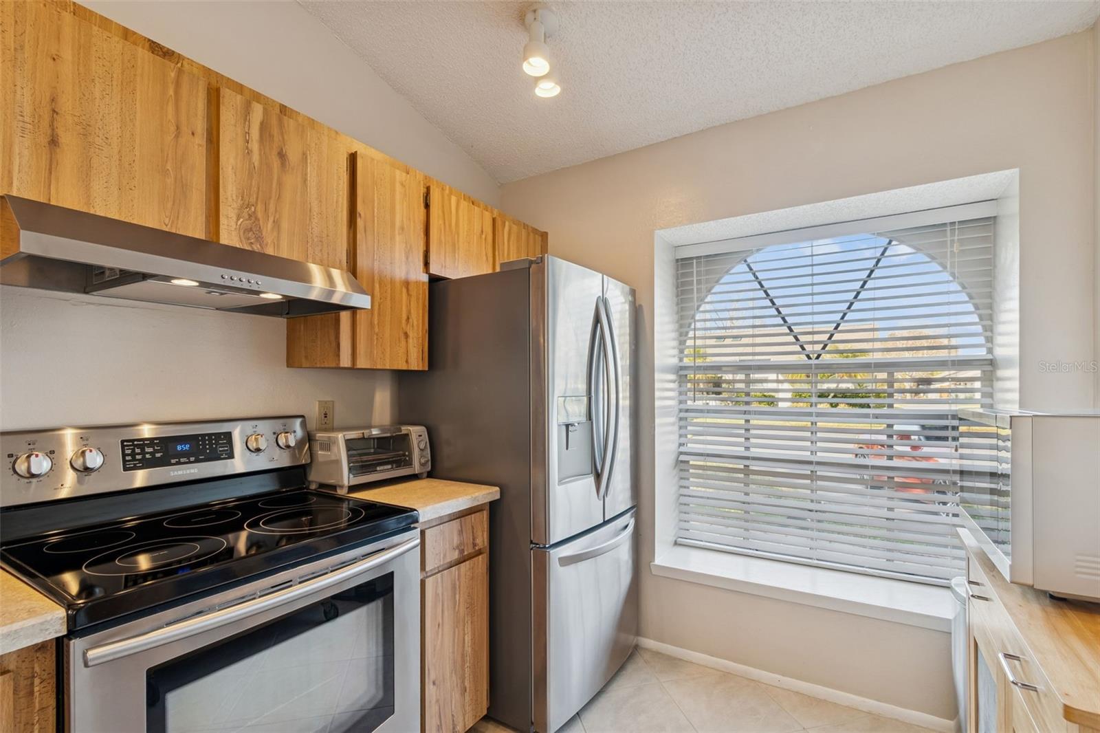 BELLE OAK VILLAS - Residential