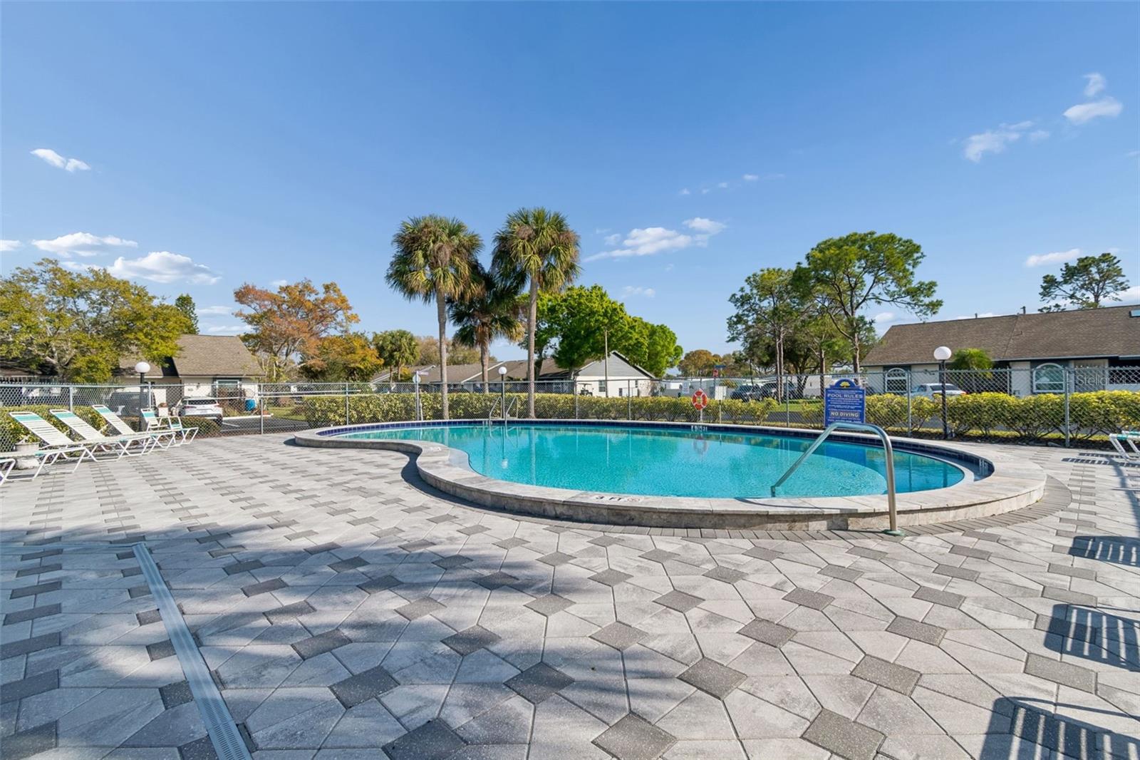 BELLE OAK VILLAS - Residential