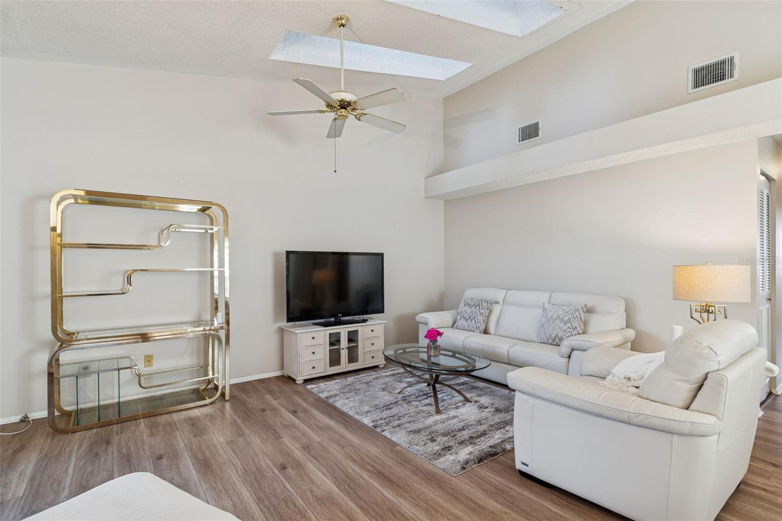 BELLE OAK VILLAS - Residential