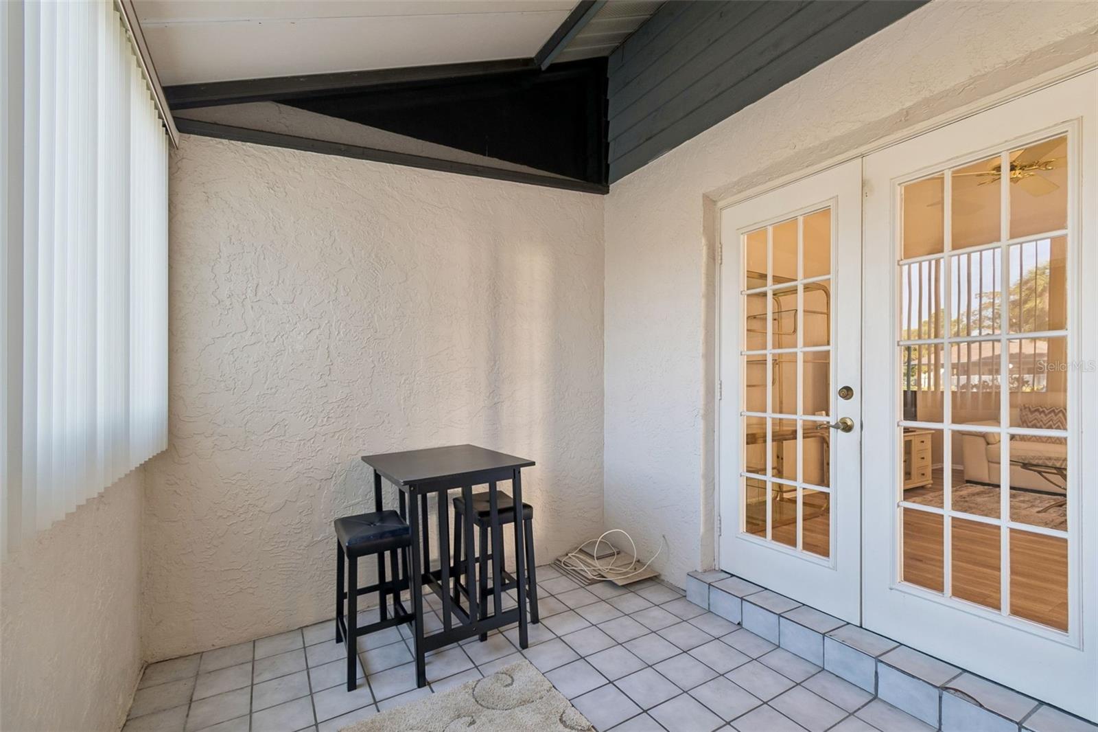 BELLE OAK VILLAS - Residential