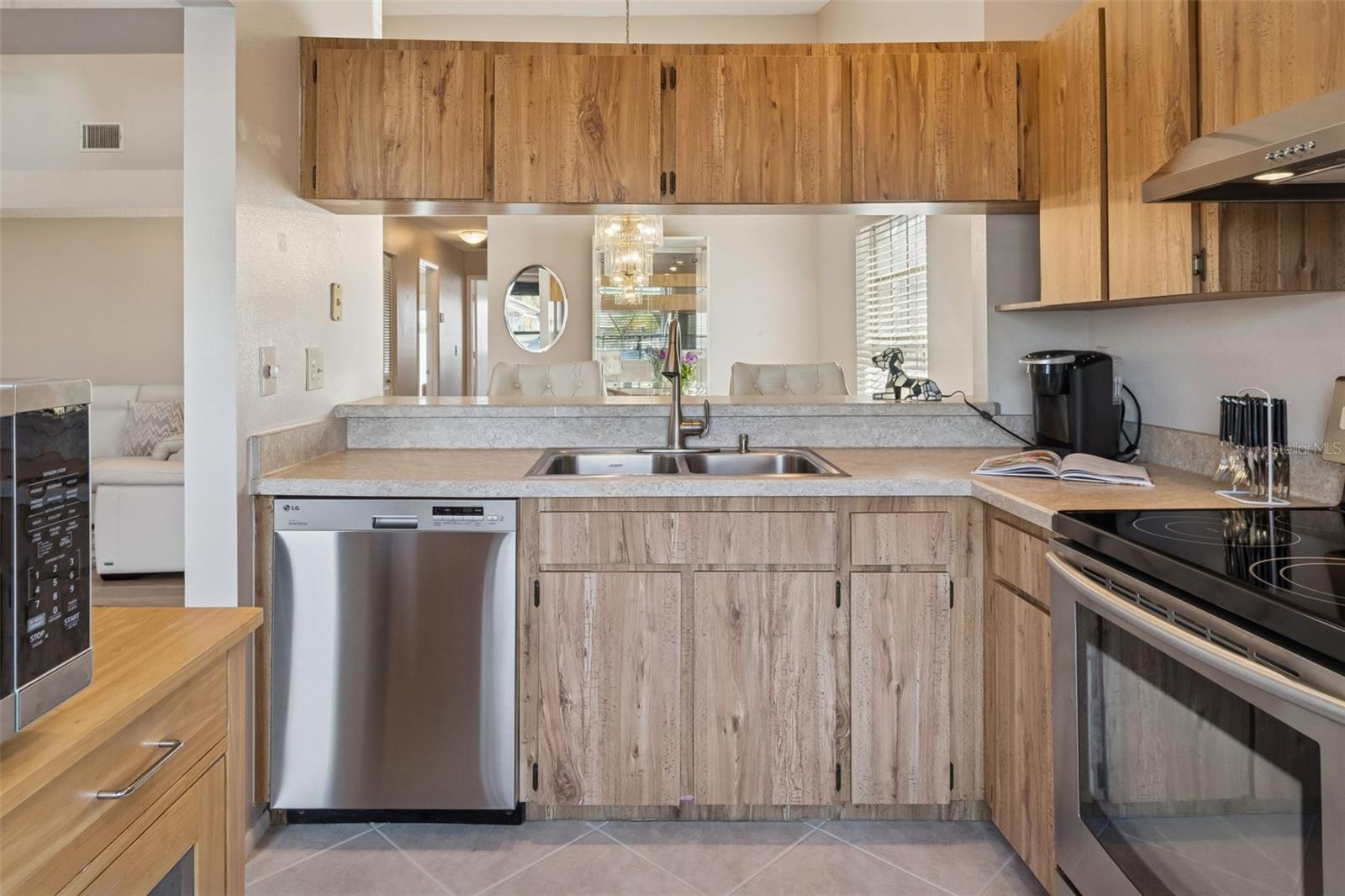 BELLE OAK VILLAS - Residential