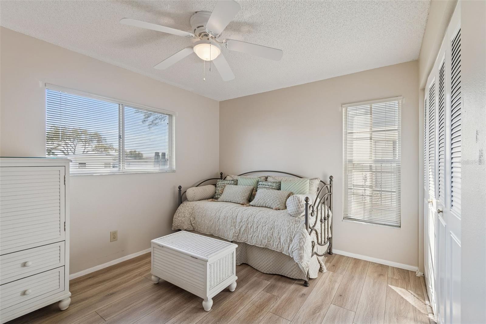 BELLE OAK VILLAS - Residential