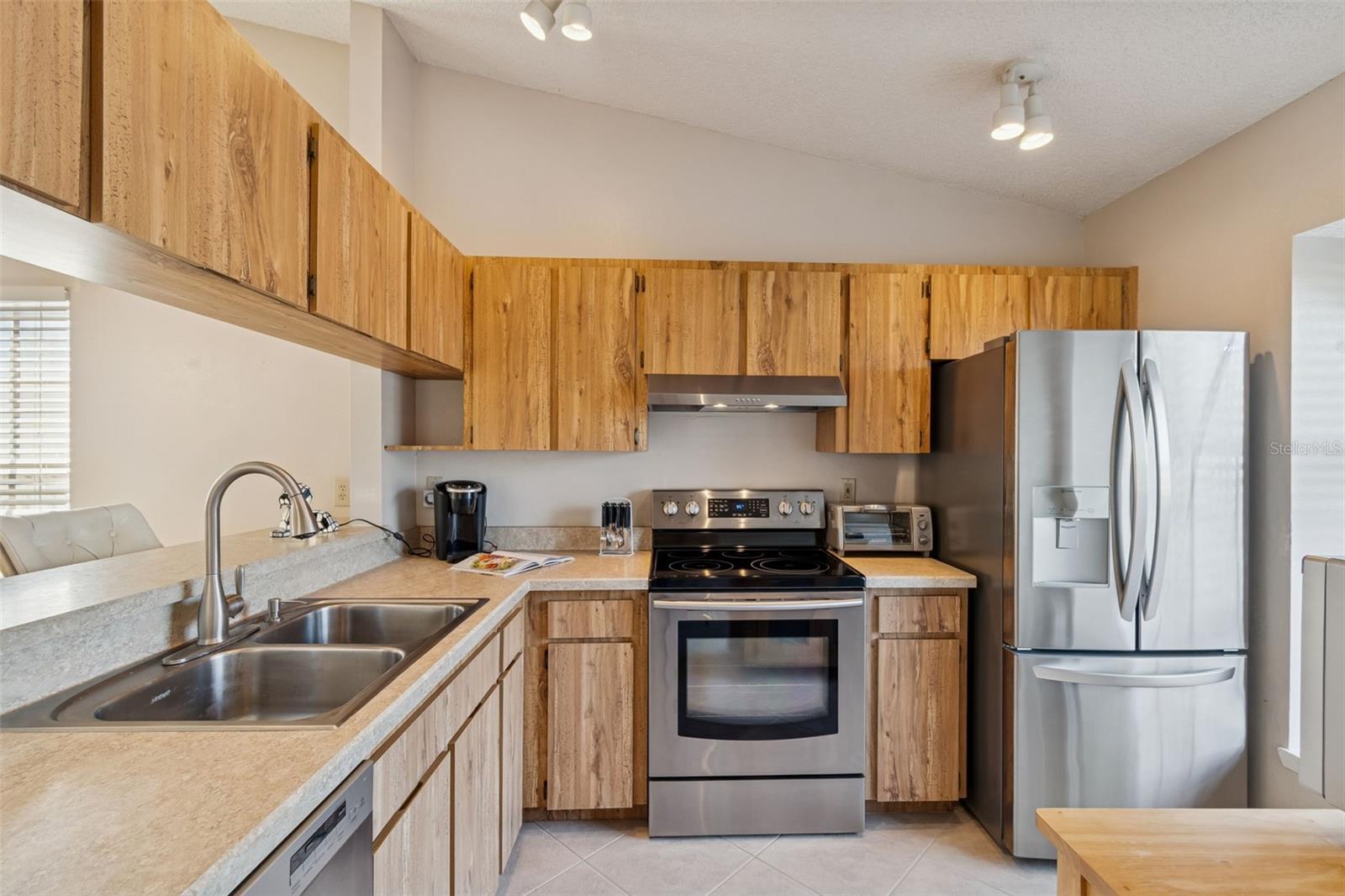 BELLE OAK VILLAS - Residential