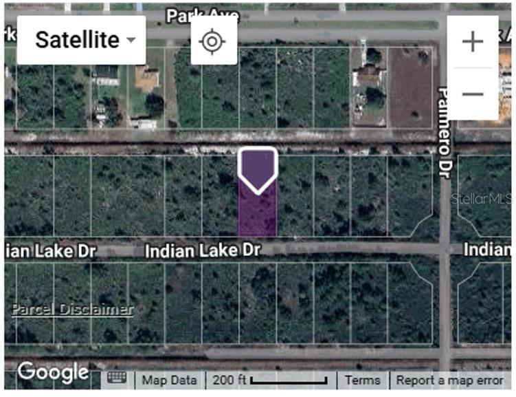 Build your dream home, vacation or retirement home here in a beautiful area in a gated community. 40 minutes to the Legoland Florida Resort and 1 hour to the east coast beaches. 1 1/2 hours to the Disney Parks and the west coast beaches.