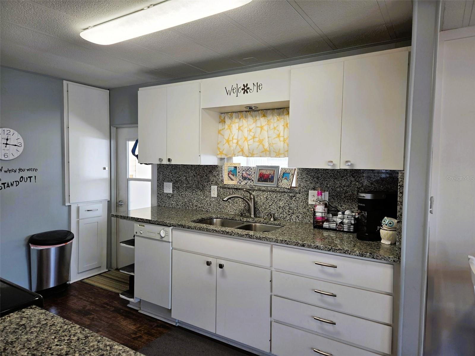 OAKWOOD MANOR - Residential