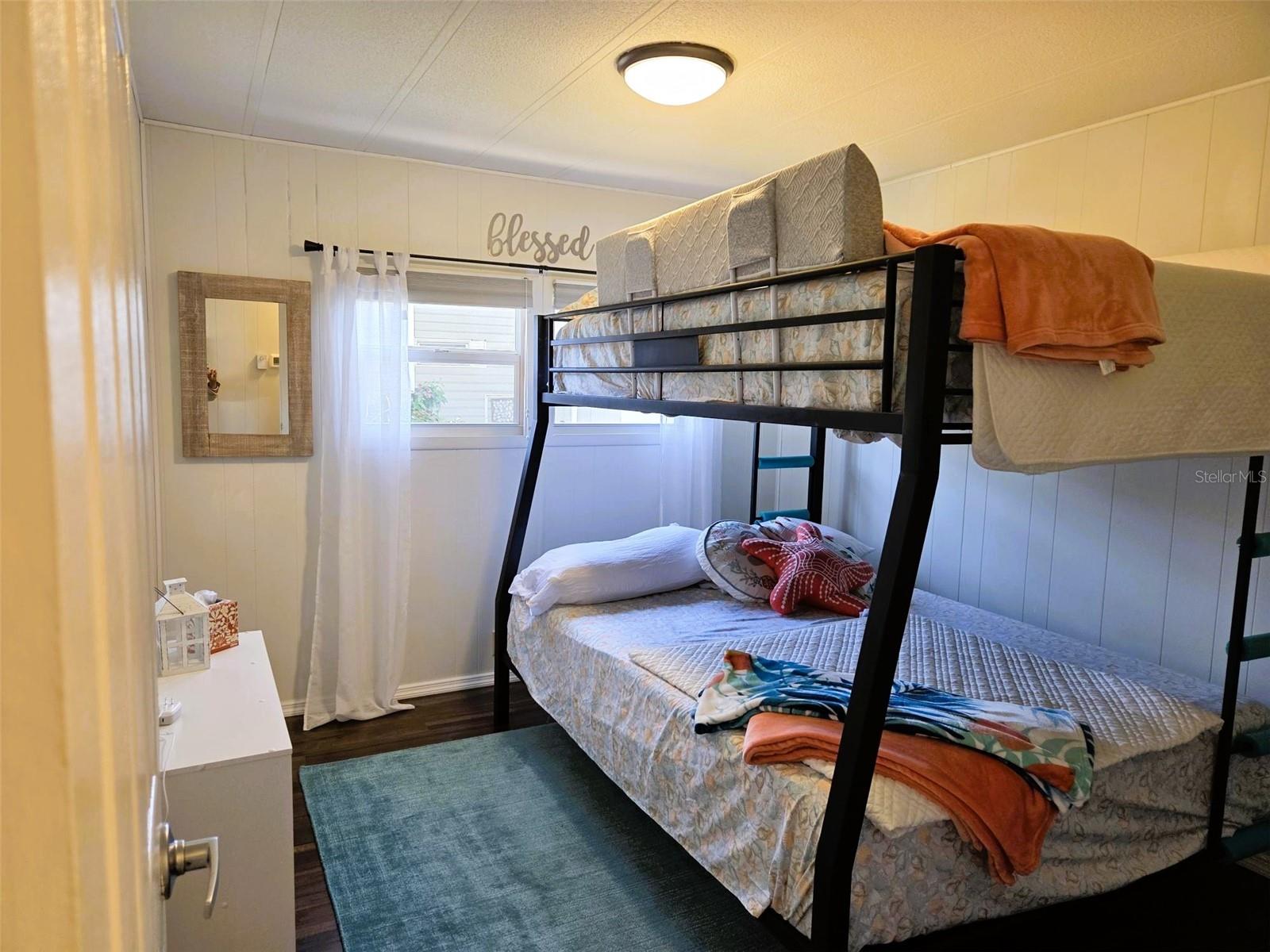 OAKWOOD MANOR - Residential