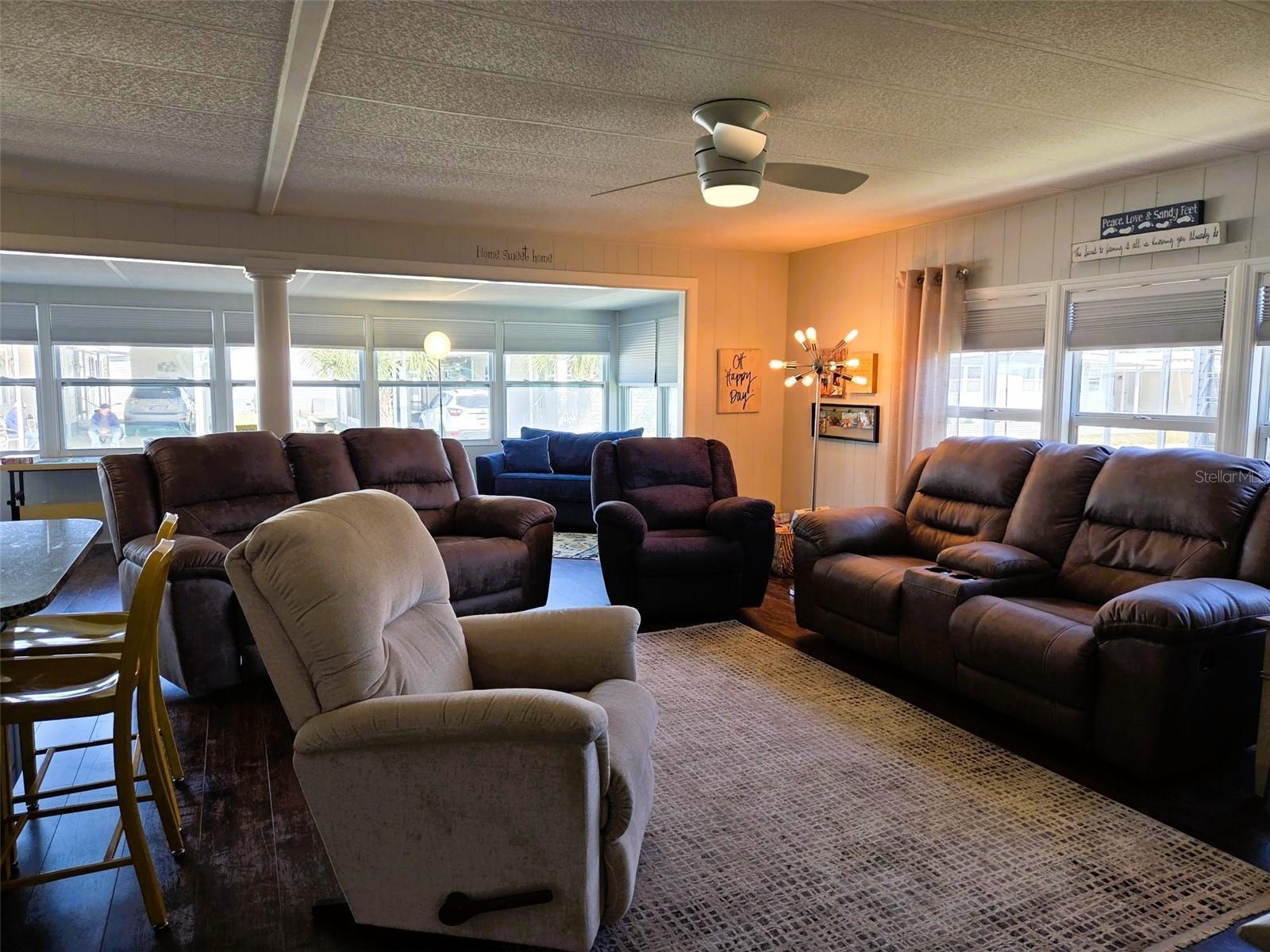 OAKWOOD MANOR - Residential