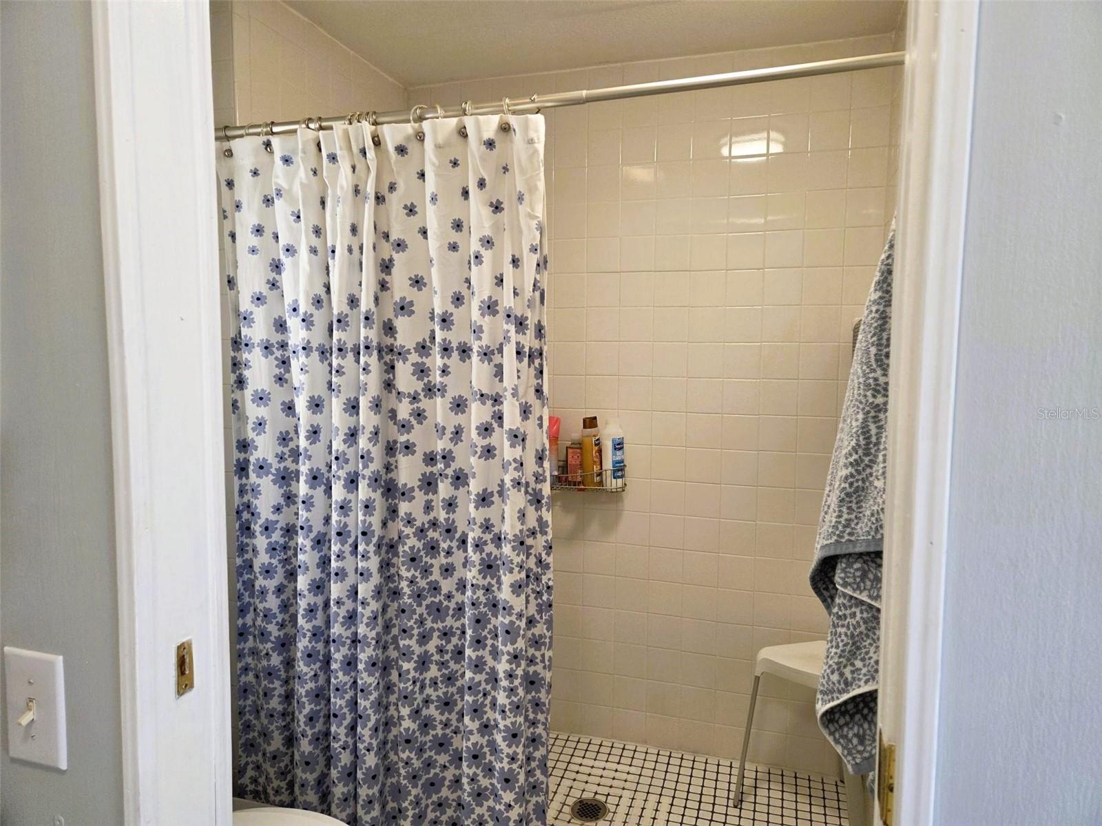 OAKWOOD MANOR - Residential