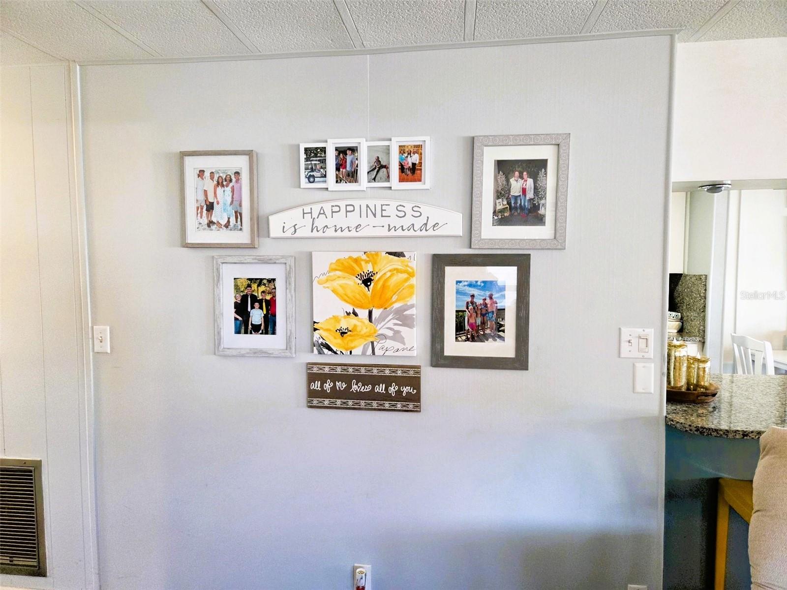 OAKWOOD MANOR - Residential