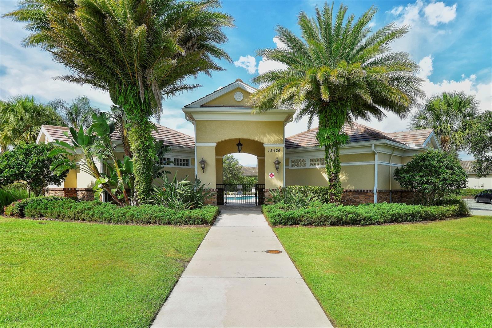 COUNTRY CLUB EAST AT LAKEWD RNCH TT - Residential