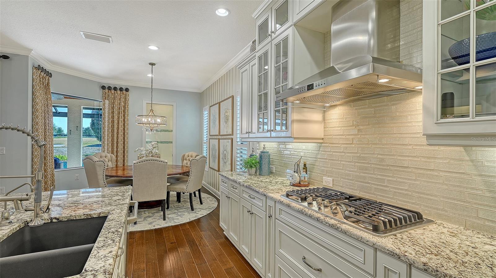 COUNTRY CLUB EAST AT LAKEWD RNCH TT - Residential