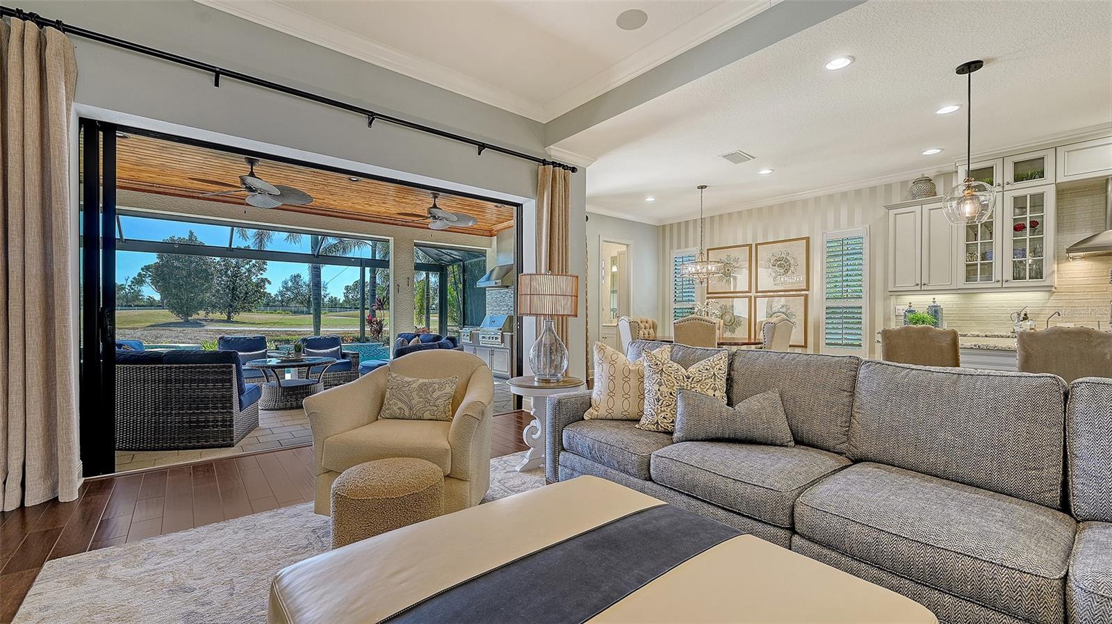 COUNTRY CLUB EAST AT LAKEWD RNCH TT - Residential