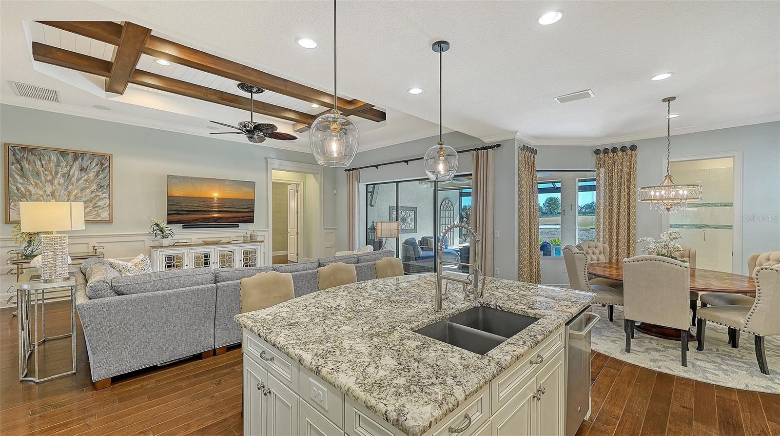 COUNTRY CLUB EAST AT LAKEWD RNCH TT - Residential