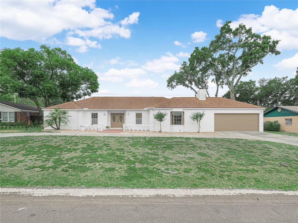 Photo of 4615 Kings Point Court, Lakeland, FL 33813 (MLS # L4961587)