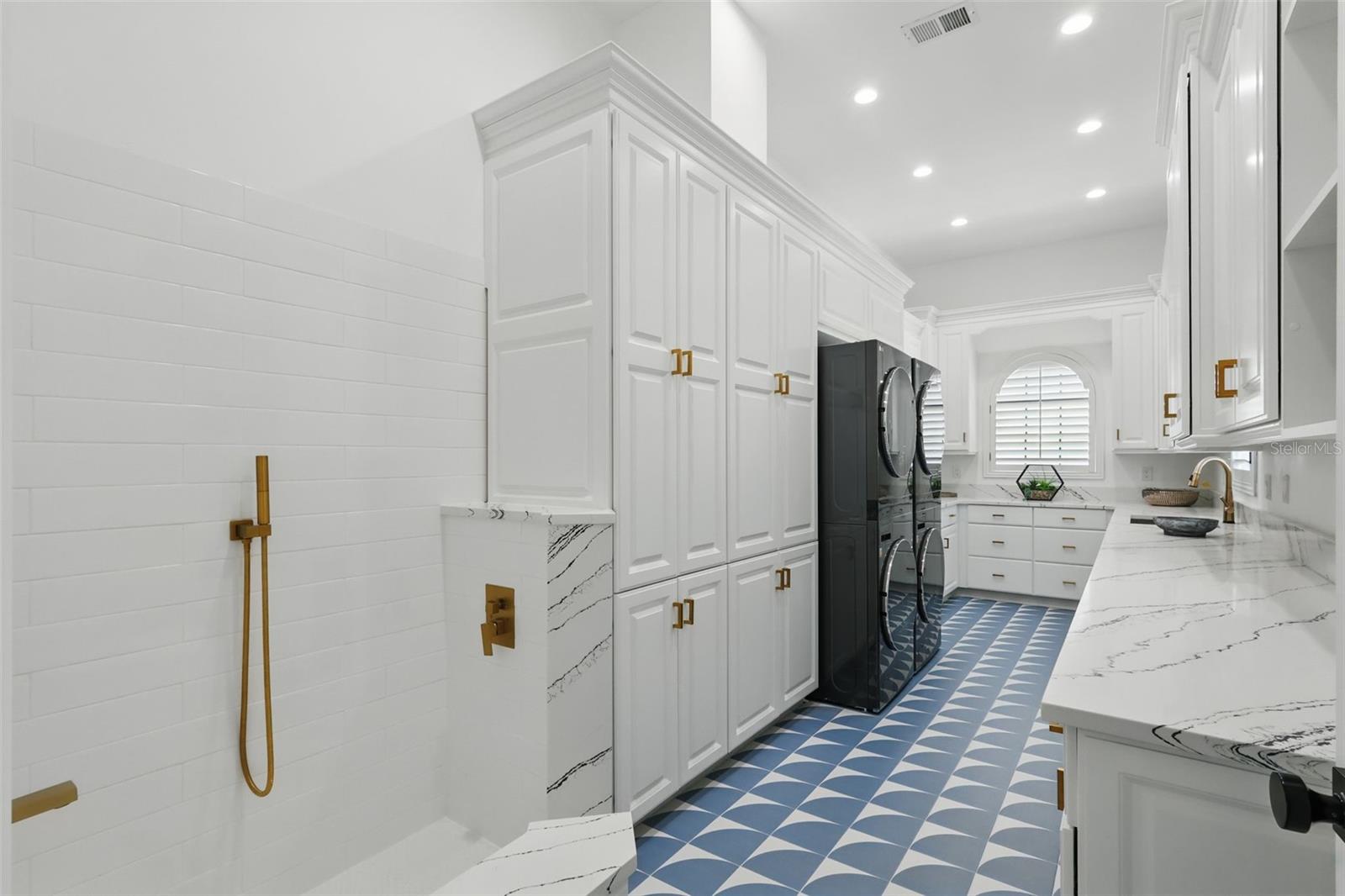 KEENES POINTE - Residential