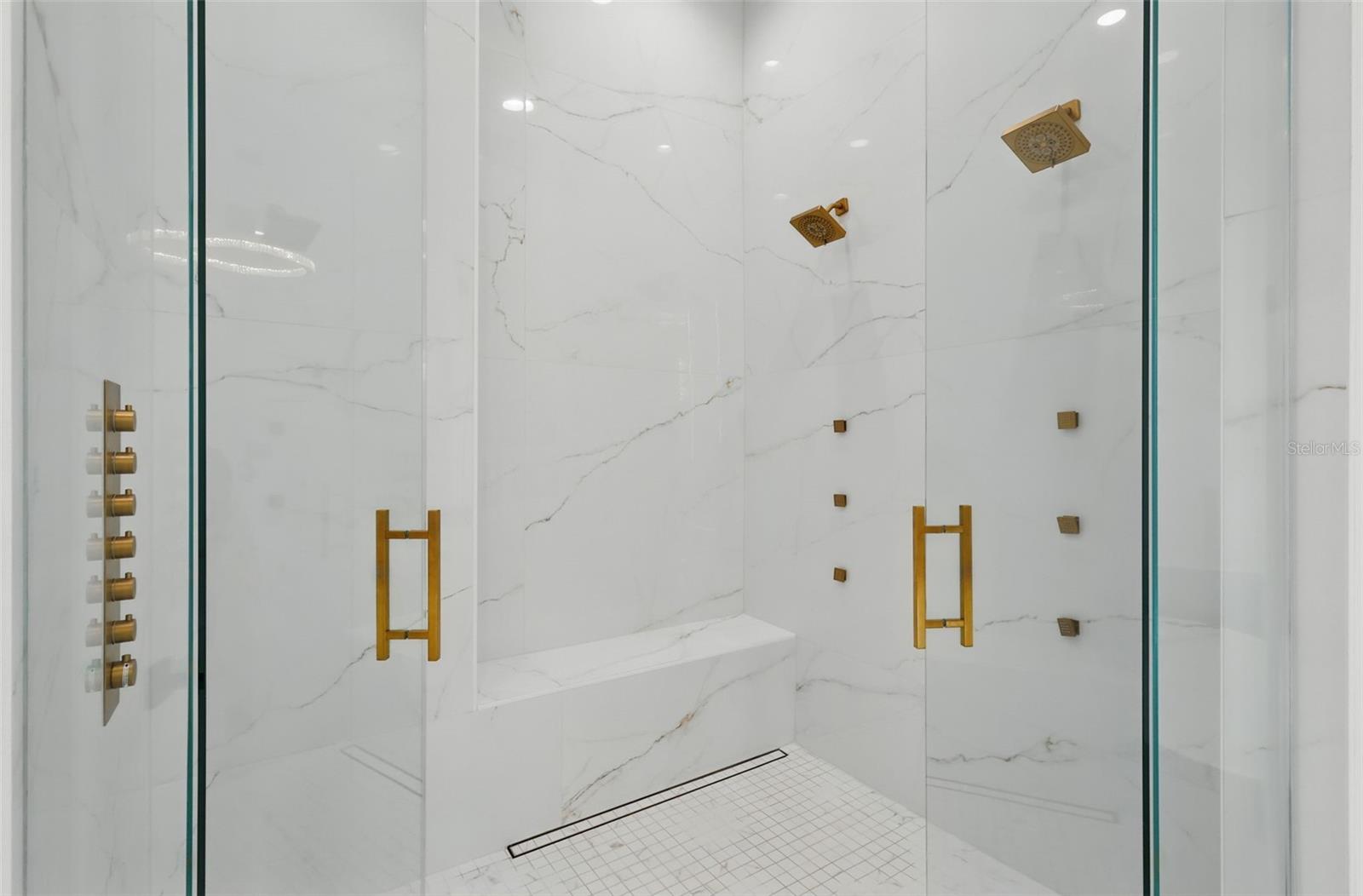 KEENES POINTE - Residential