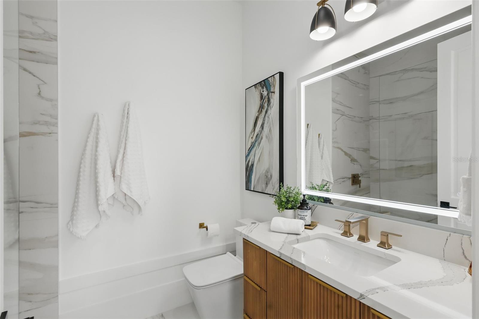 KEENES POINTE - Residential