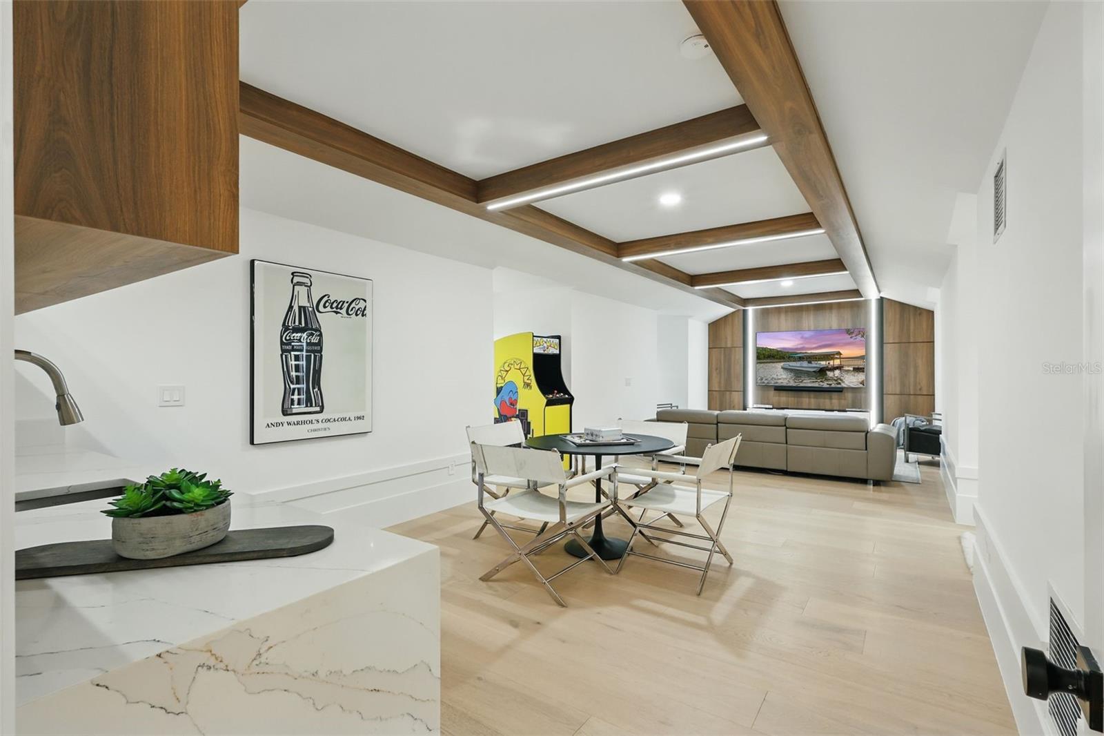 KEENES POINTE - Residential