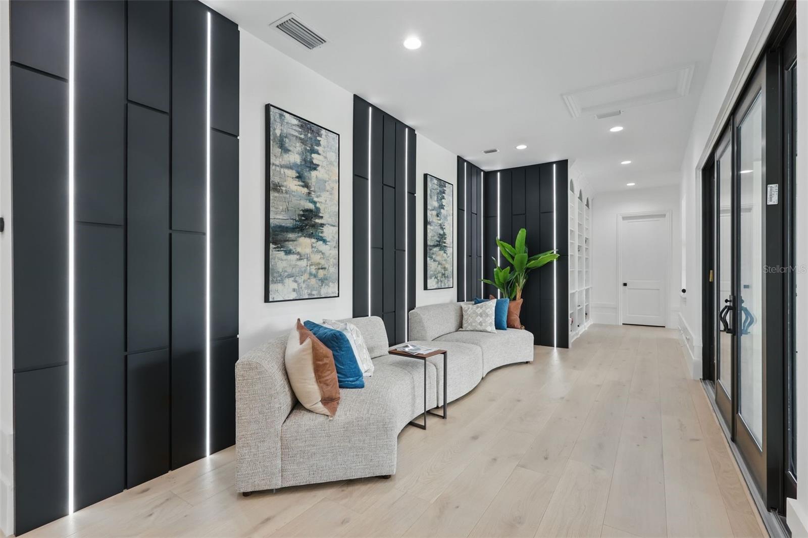 KEENES POINTE - Residential