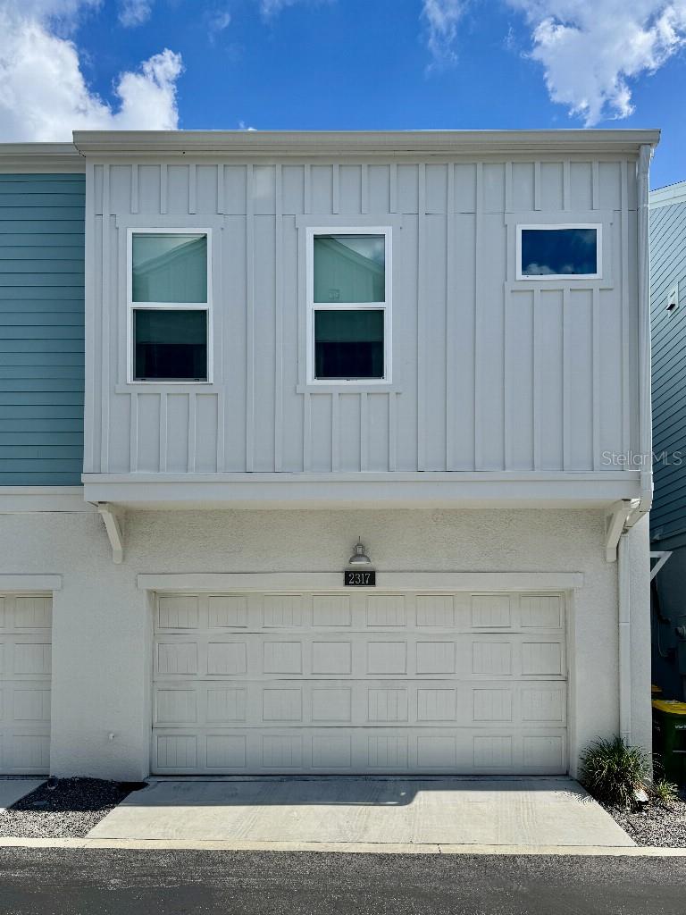 2317 LINDSTROM STREET