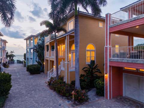 Photo of 2718 Gulf Boulevard #2, Indian Rocks Beach, FL 33785 (MLS # TB8536678)