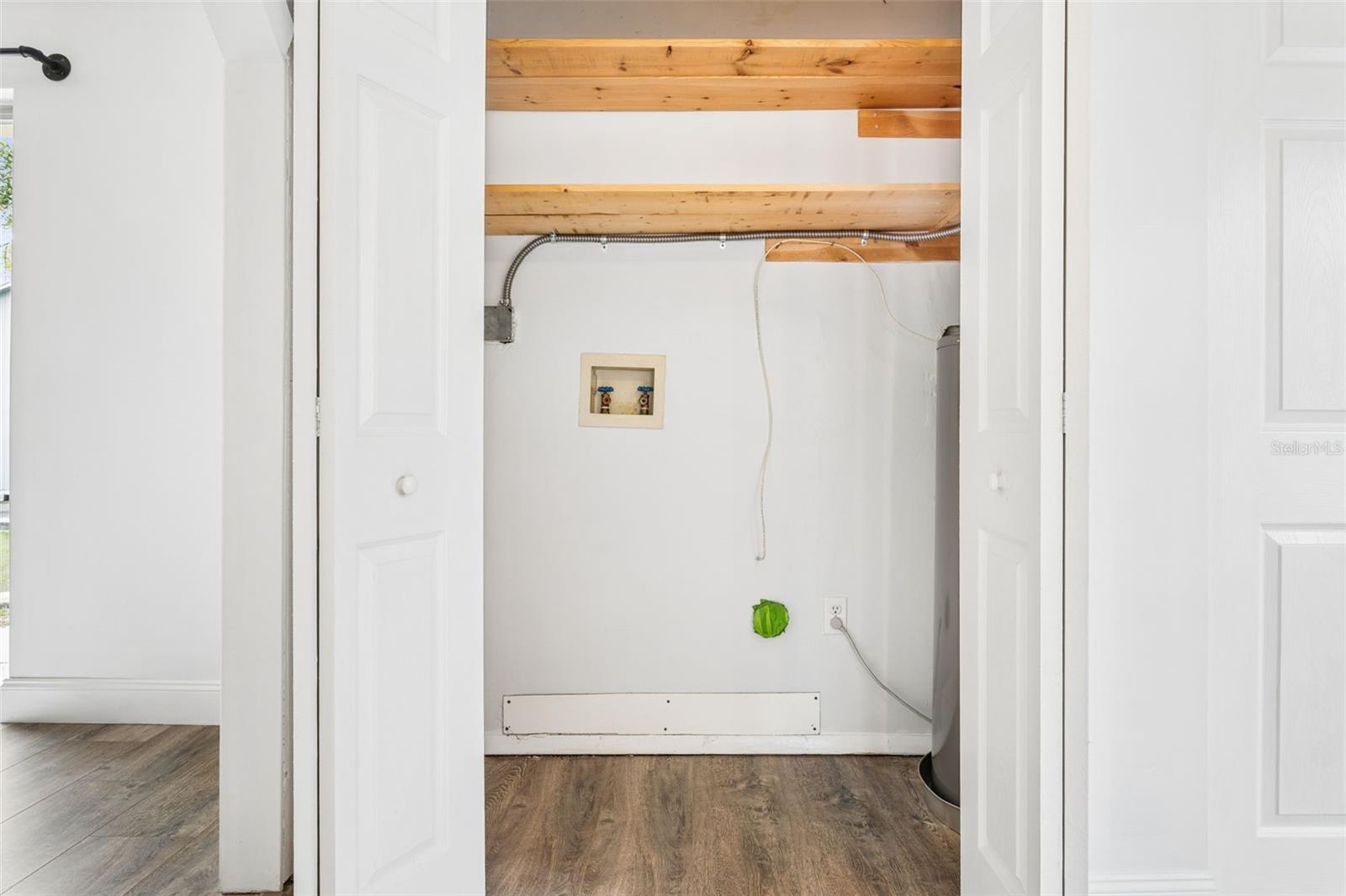 TOWNN COUNTRY PARK UNIT 57 - Residential Lease