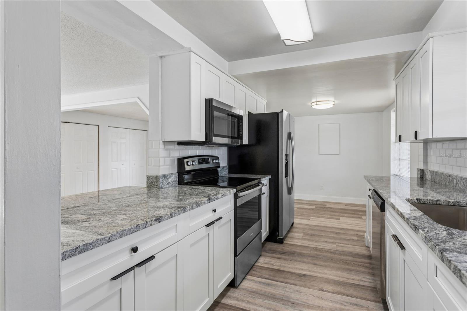 TOWNN COUNTRY PARK UNIT 57 - Residential Lease