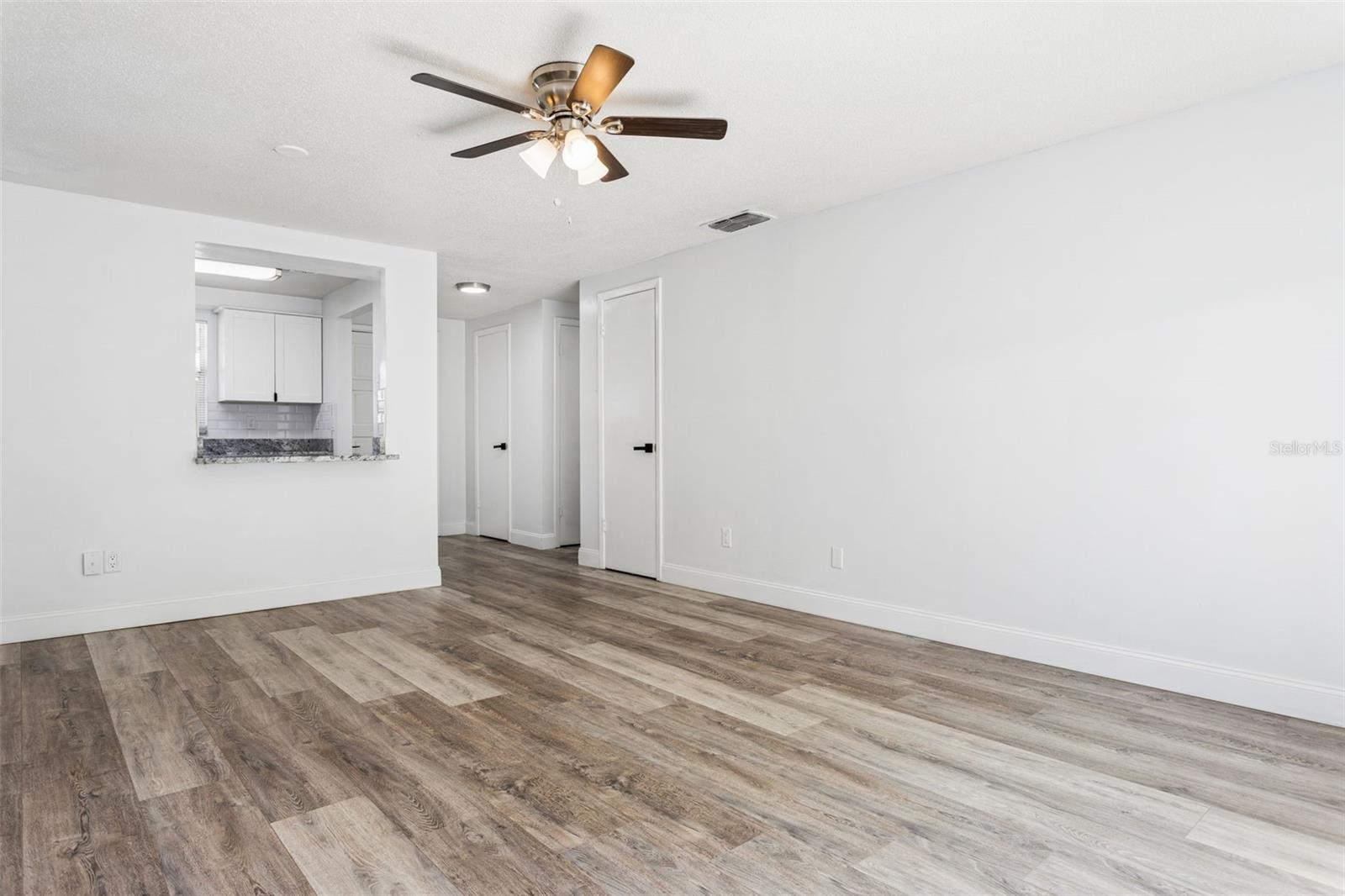 TOWNN COUNTRY PARK UNIT 57 - Residential Lease