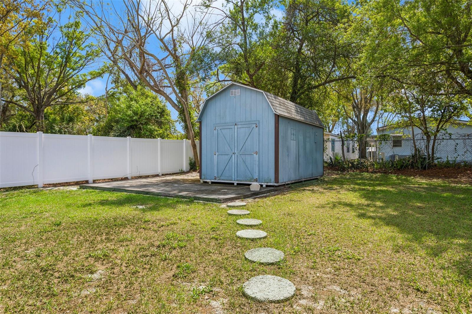 TOWNN COUNTRY PARK UNIT 57 - Residential Lease