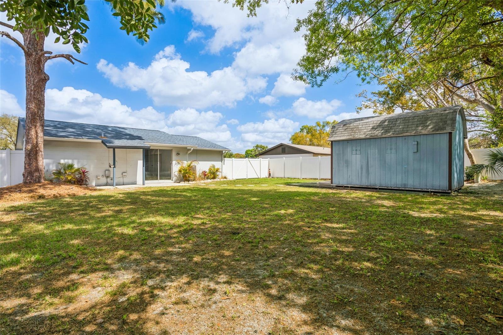 TOWNN COUNTRY PARK UNIT 57 - Residential Lease