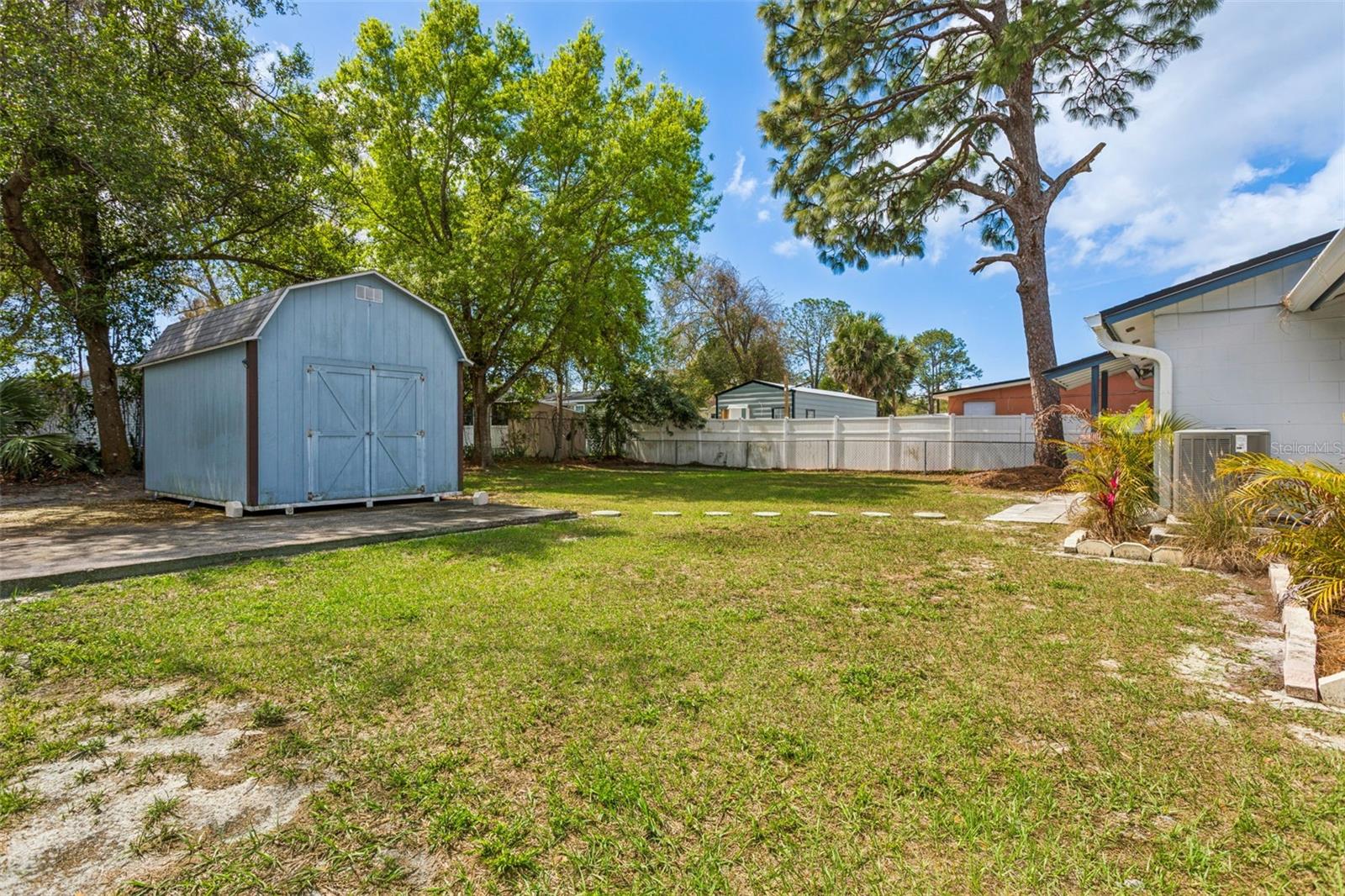 TOWNN COUNTRY PARK UNIT 57 - Residential Lease