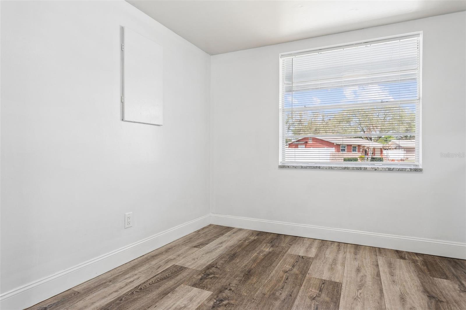 TOWNN COUNTRY PARK UNIT 57 - Residential Lease