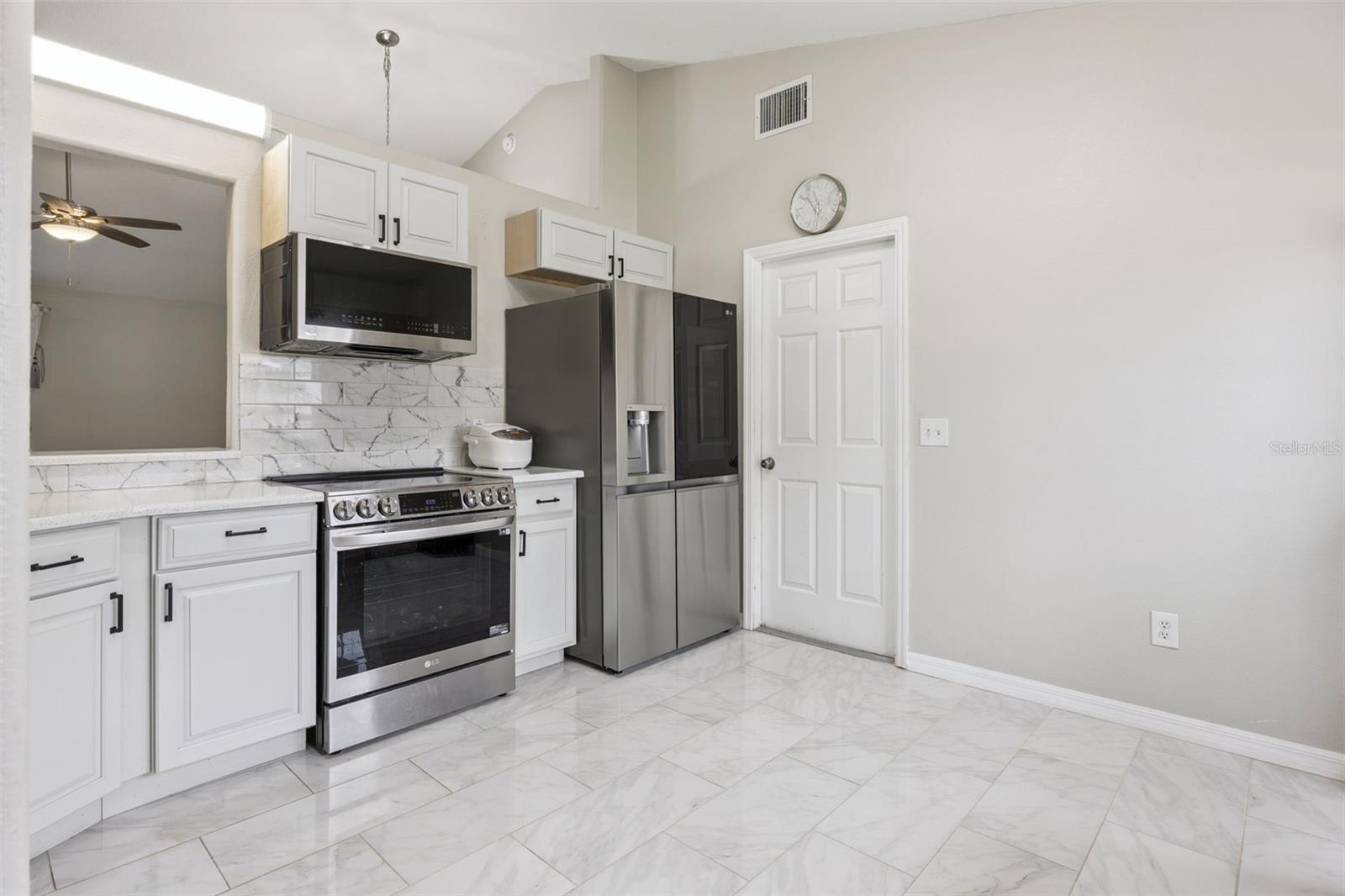 LAKESIDE AT TAVARES ADD 02 - Residential