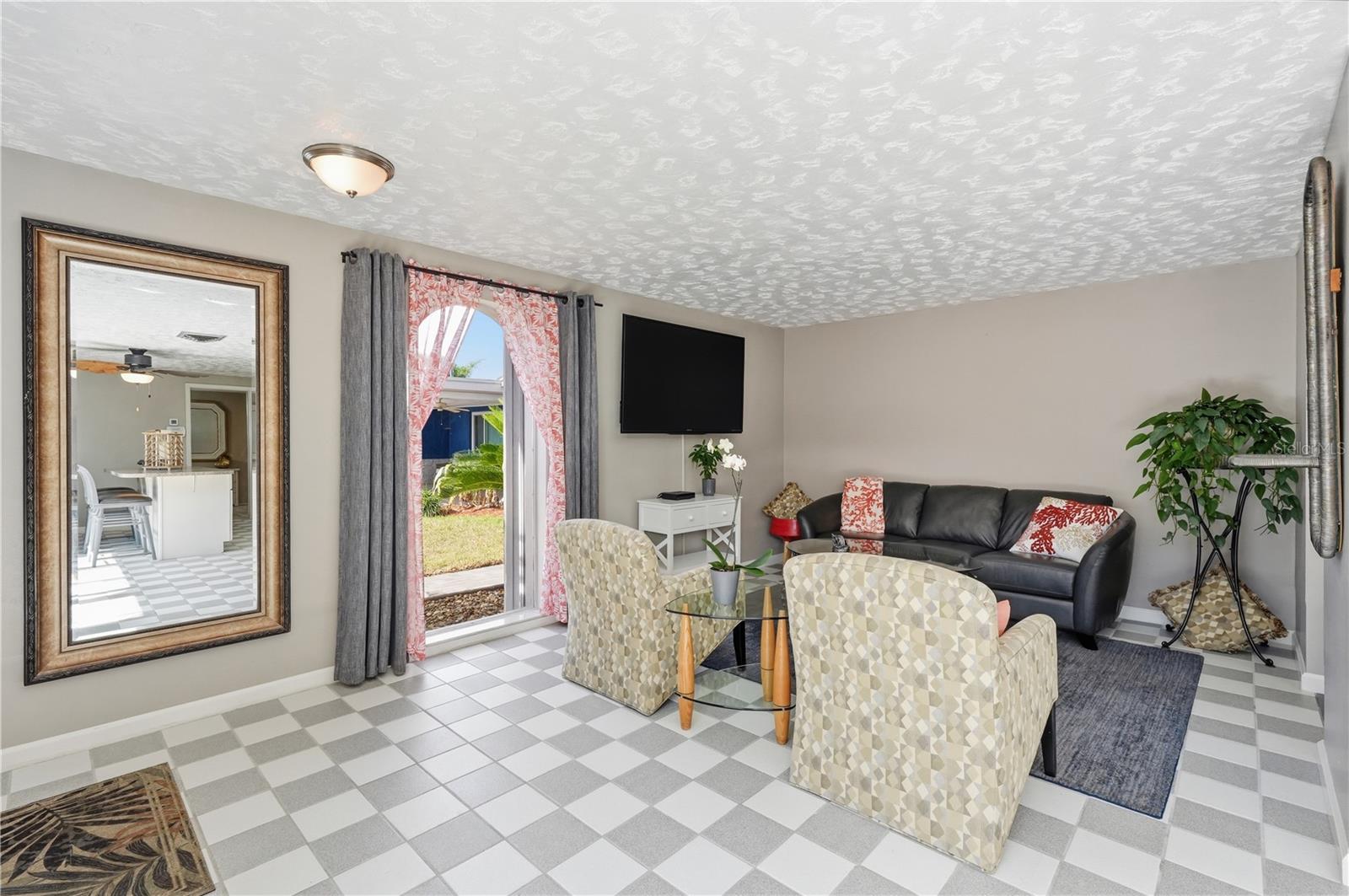 LEISURE BEACH - Residential