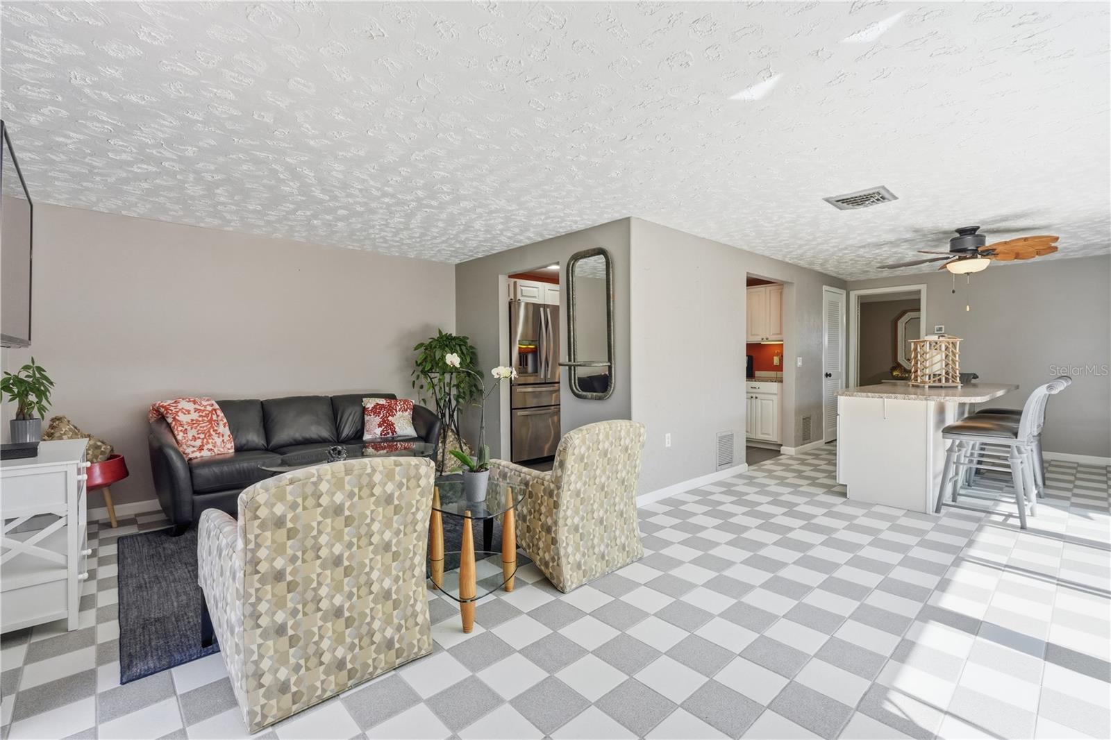 LEISURE BEACH - Residential