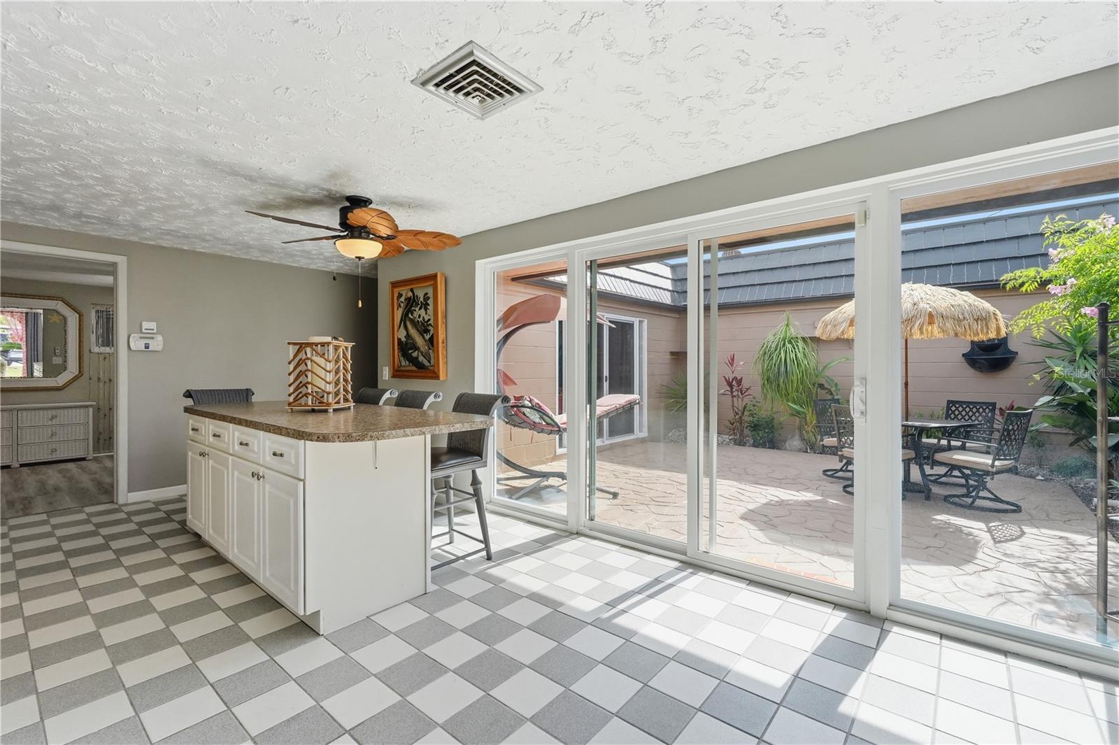 LEISURE BEACH - Residential