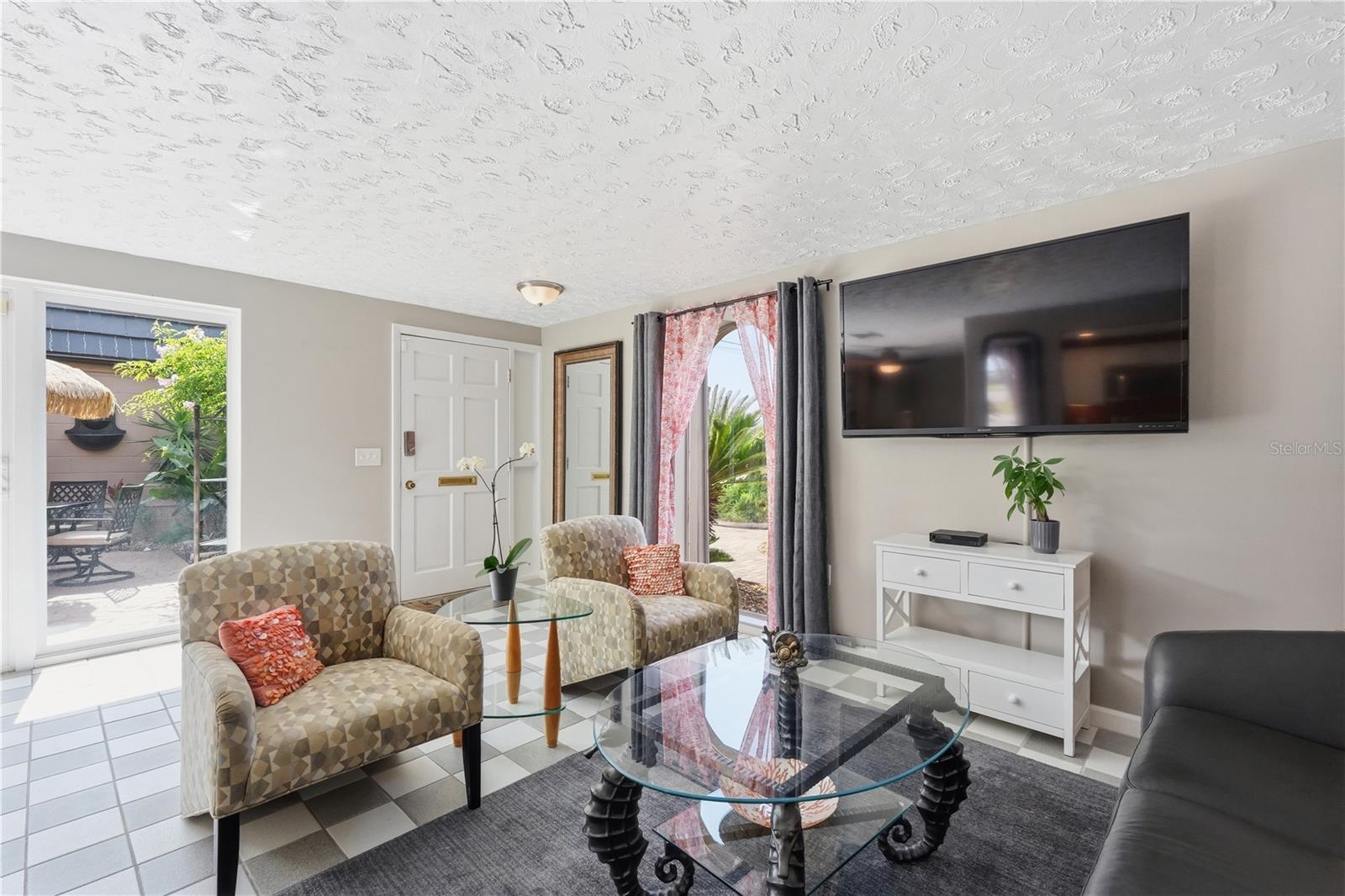 LEISURE BEACH - Residential
