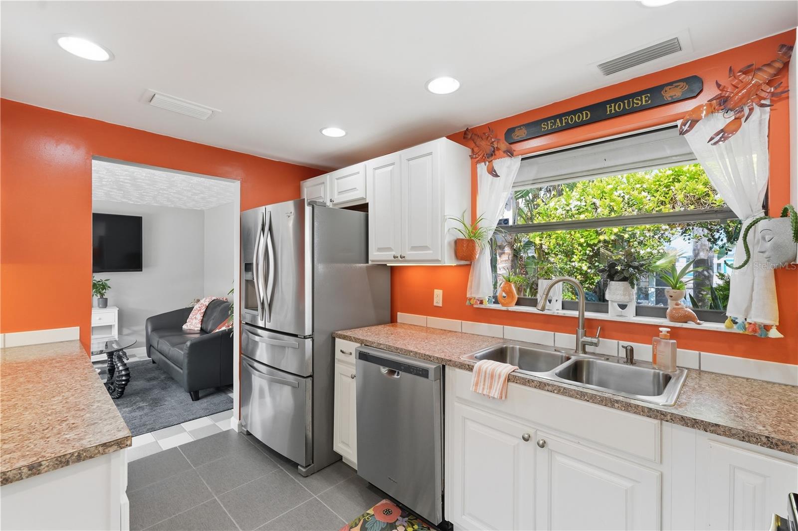 LEISURE BEACH - Residential