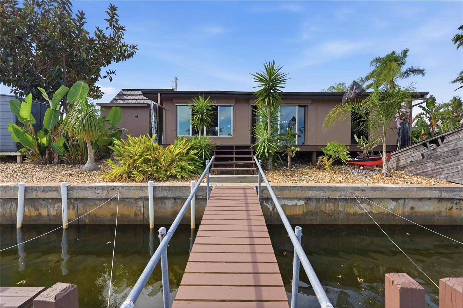 LEISURE BEACH - Residential