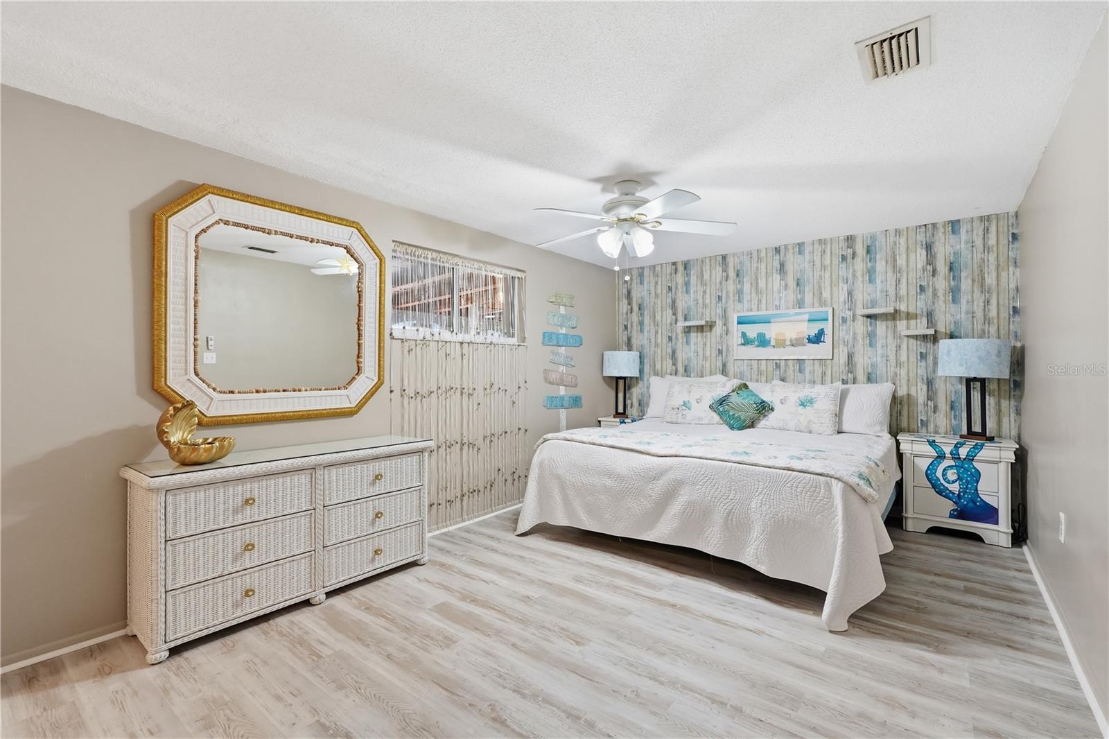 LEISURE BEACH - Residential