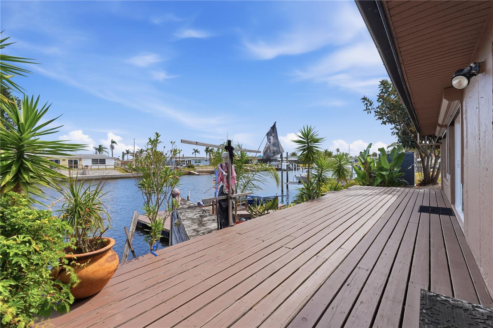 LEISURE BEACH - Residential
